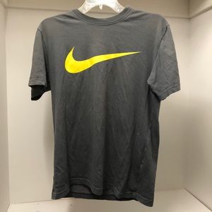 Nike Dri-Fit Shirt (Medium)